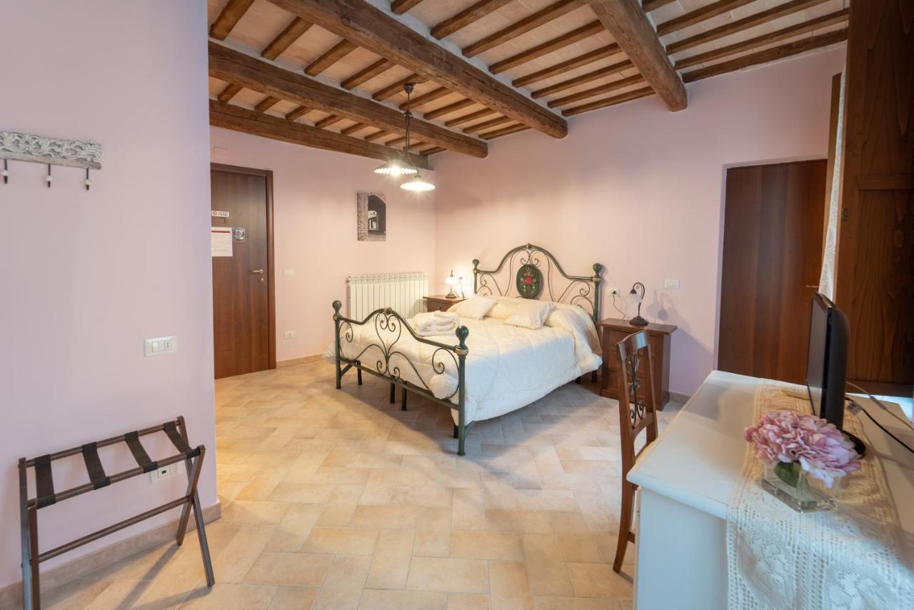 Albergo La Loggia Di San Martino Gualdo Tadino Dış mekan fotoğraf