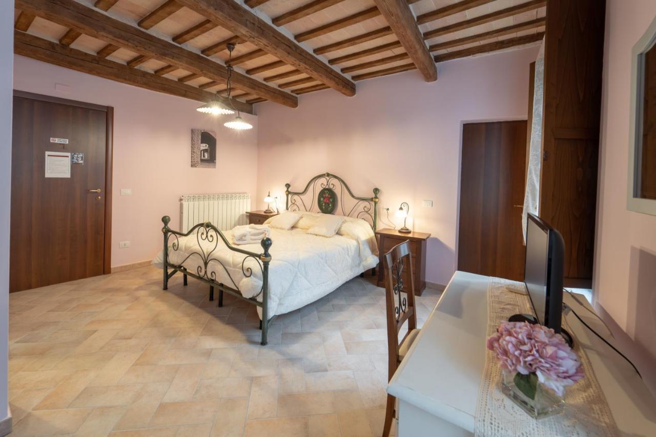 Albergo La Loggia Di San Martino Gualdo Tadino Dış mekan fotoğraf