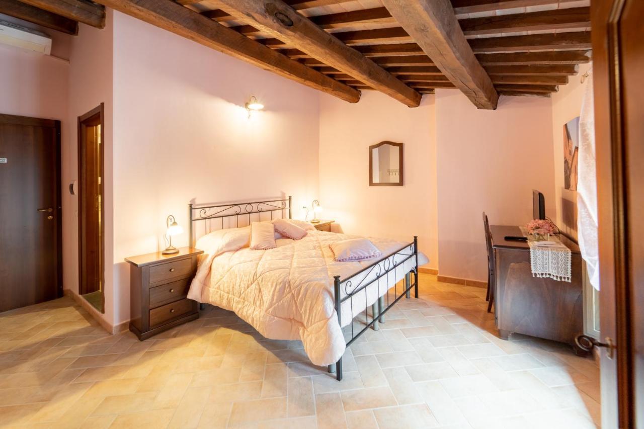 Albergo La Loggia Di San Martino Gualdo Tadino Dış mekan fotoğraf
