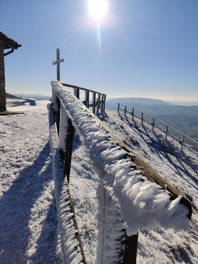 Albergo La Loggia Di San Martino Gualdo Tadino Dış mekan fotoğraf